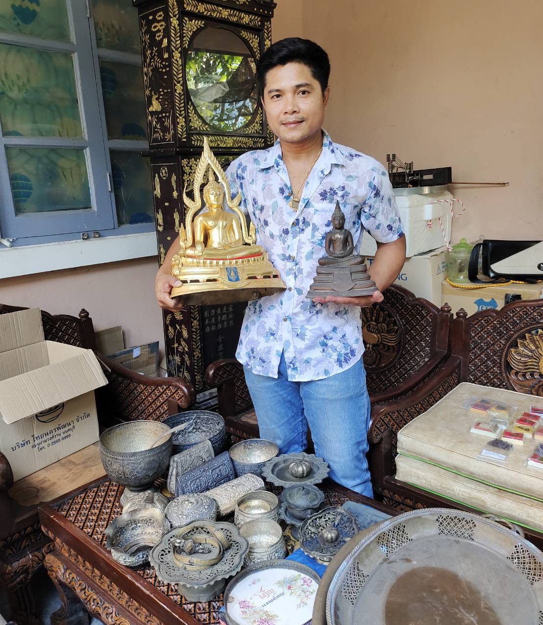 ร้านรับซื้อของโบราณ ร้านรับเหมาพระถึงที่ รับซื้อพระทุกชนิด รับเหมาของใช้ของโชว์เก่า รับซื้อของสะสมเก่า รับเหมาของโบราณ